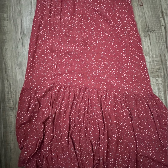 High waisted asymmetrical skirt. - Picture 1 of 3